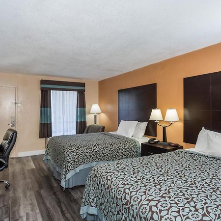 Days Inn By Wyndham Sarasota Bay Eksteriør billede