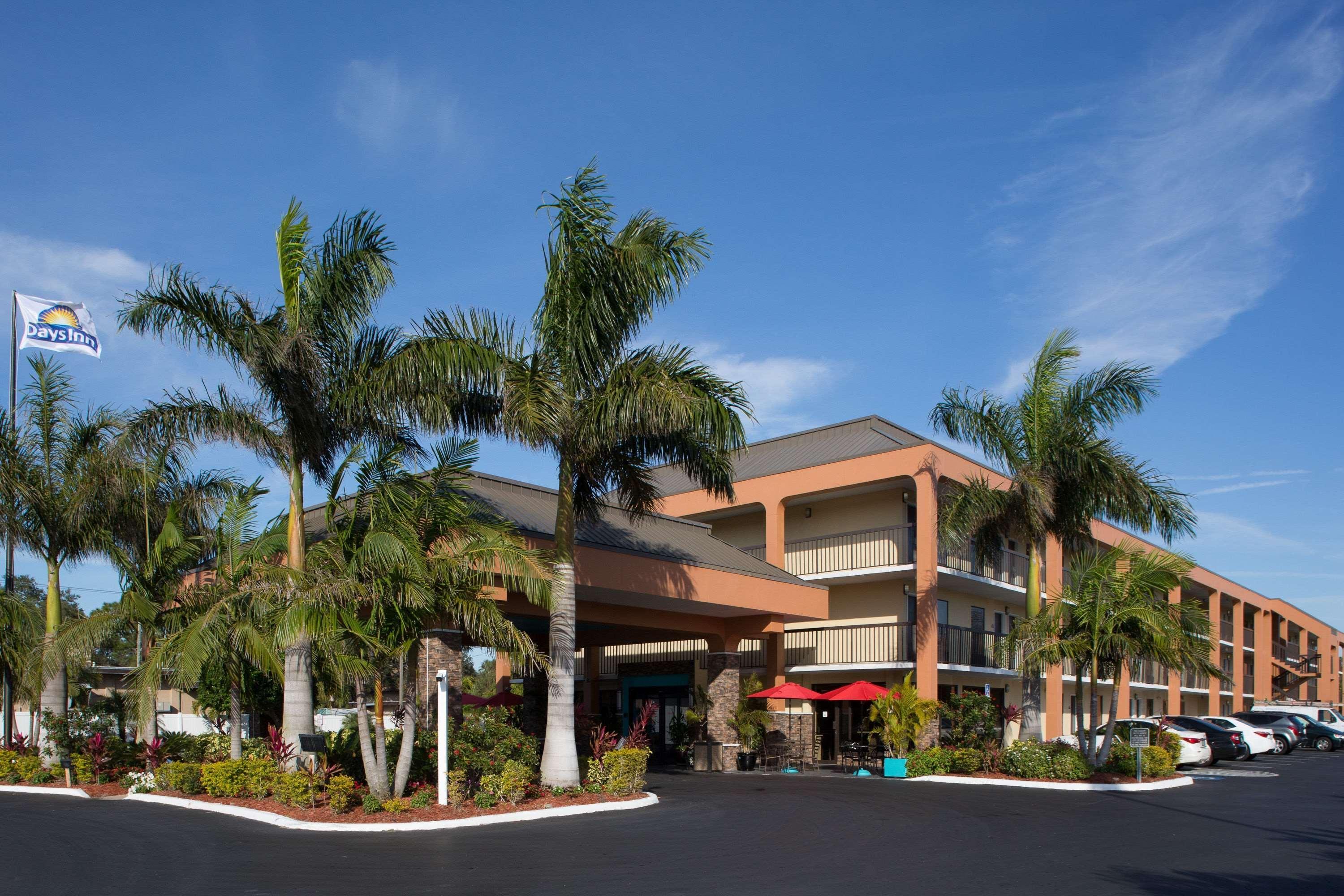 Days Inn By Wyndham Sarasota Bay Eksteriør billede