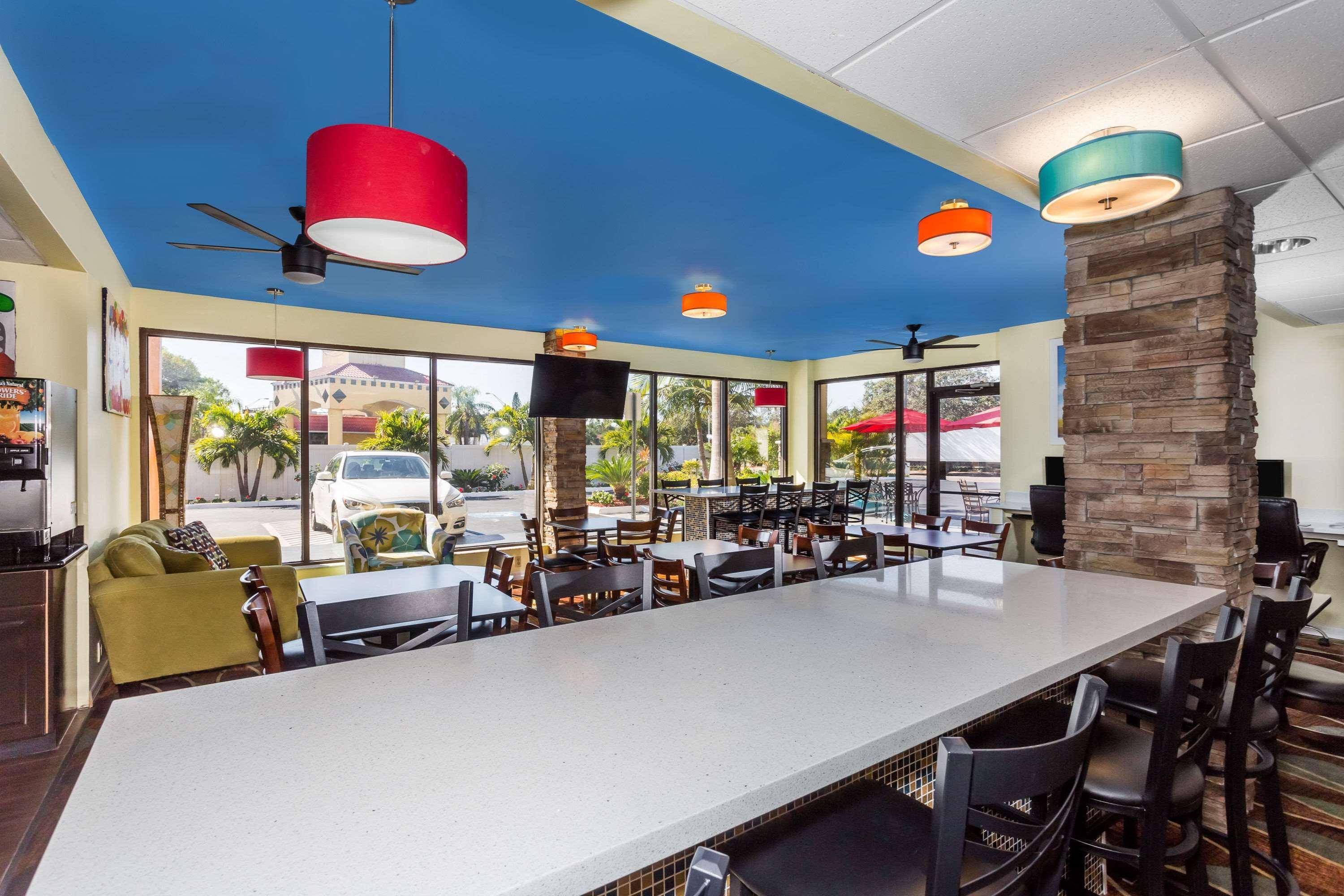 Days Inn By Wyndham Sarasota Bay Eksteriør billede