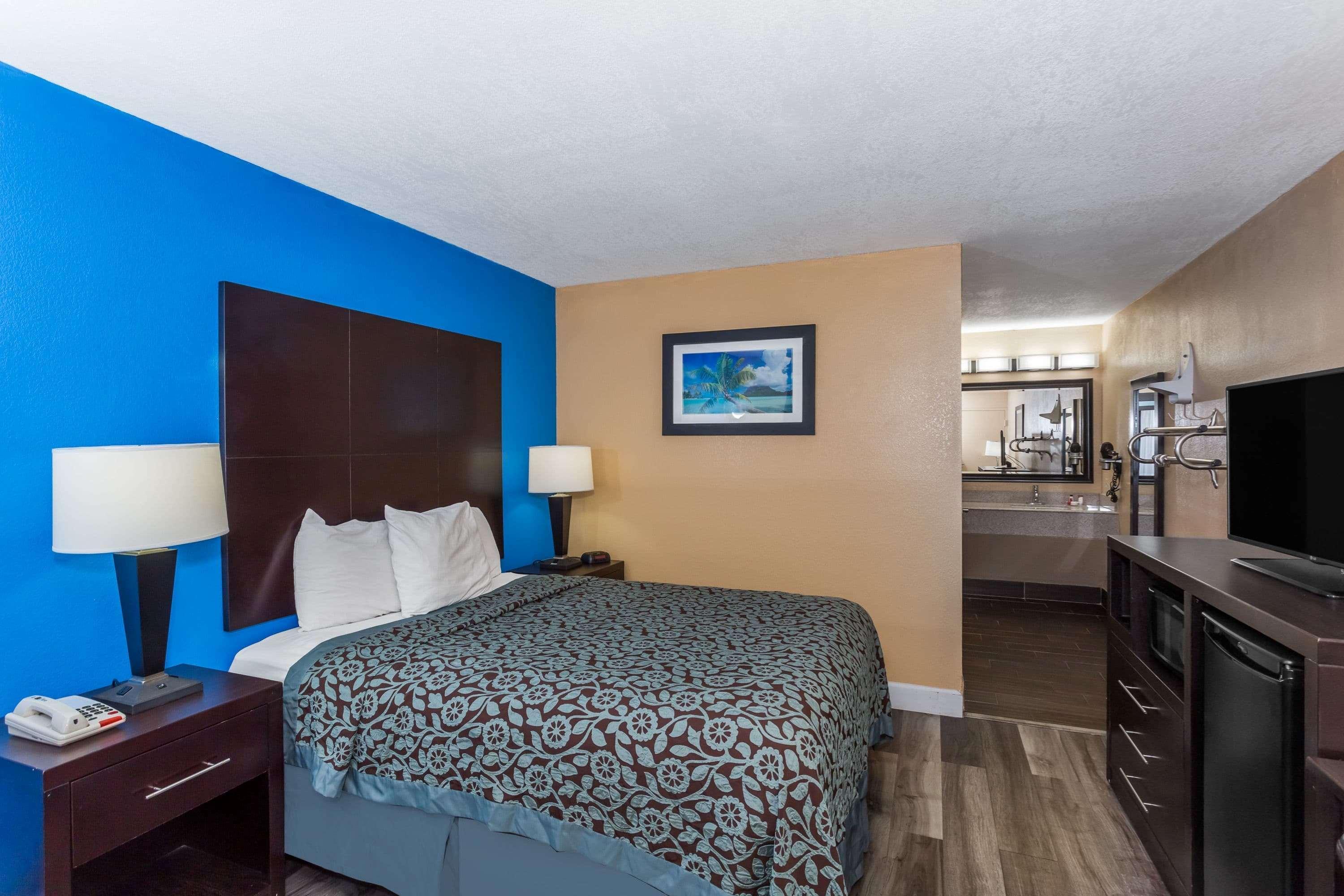 Days Inn By Wyndham Sarasota Bay Eksteriør billede