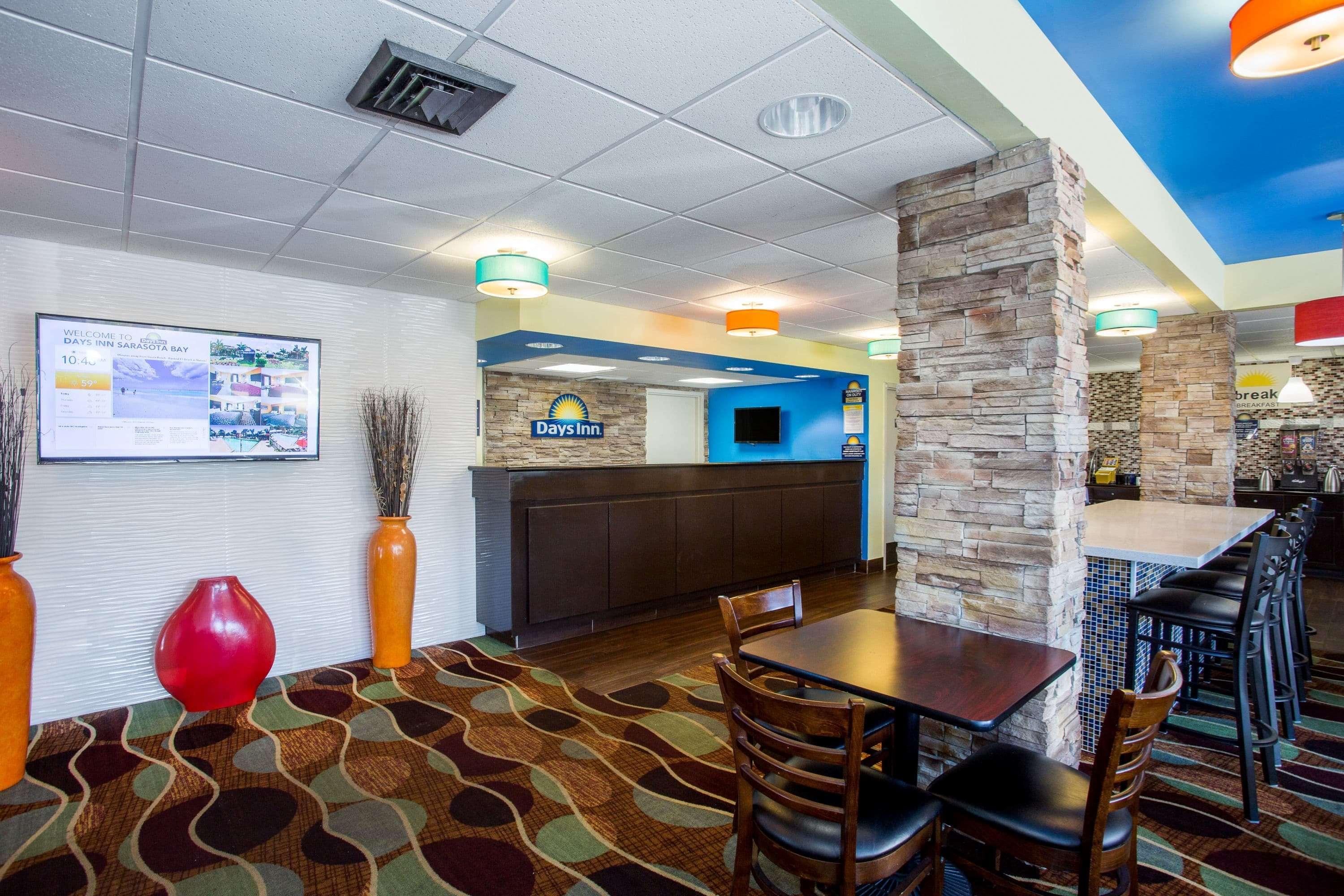 Days Inn By Wyndham Sarasota Bay Eksteriør billede