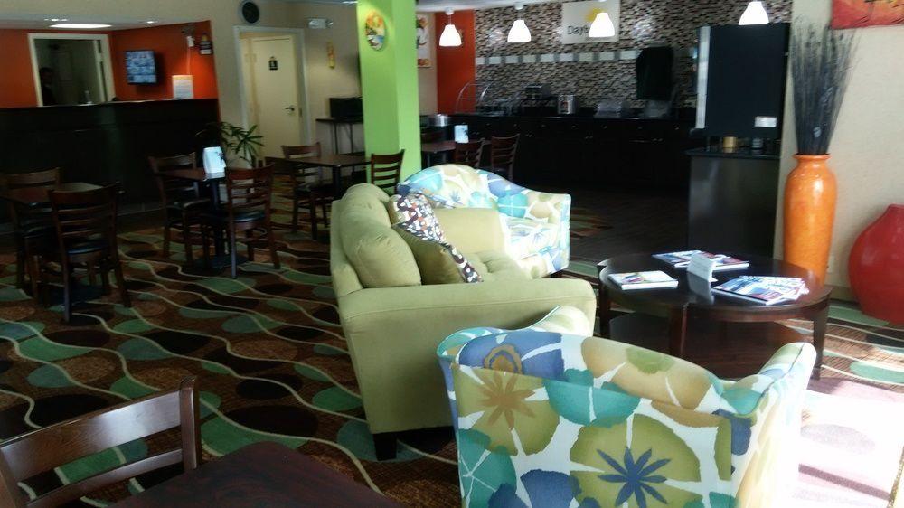 Days Inn By Wyndham Sarasota Bay Eksteriør billede