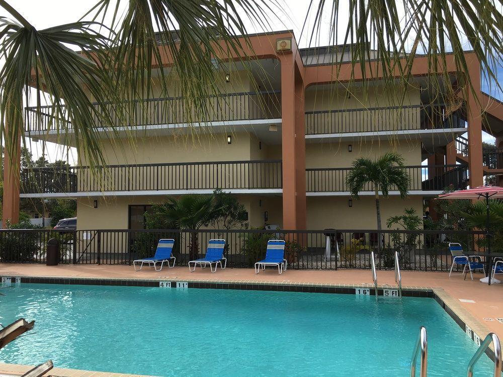 Days Inn By Wyndham Sarasota Bay Eksteriør billede