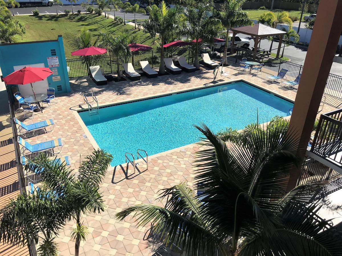 Days Inn By Wyndham Sarasota Bay Eksteriør billede