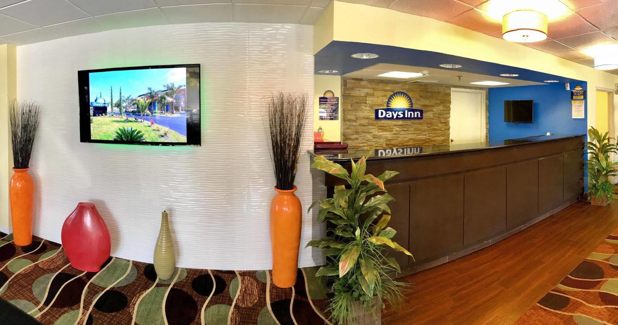 Days Inn By Wyndham Sarasota Bay Eksteriør billede