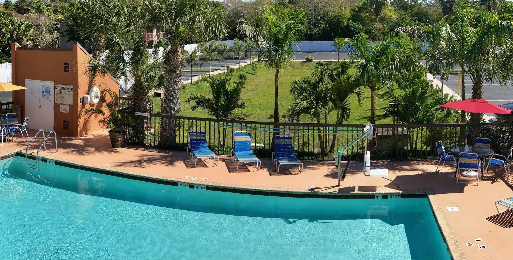 Days Inn By Wyndham Sarasota Bay Eksteriør billede