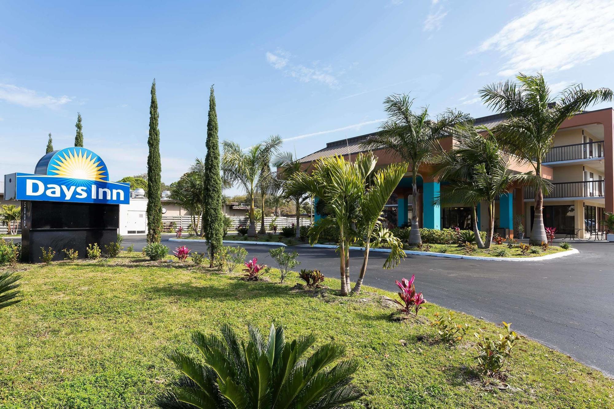 Days Inn By Wyndham Sarasota Bay Eksteriør billede
